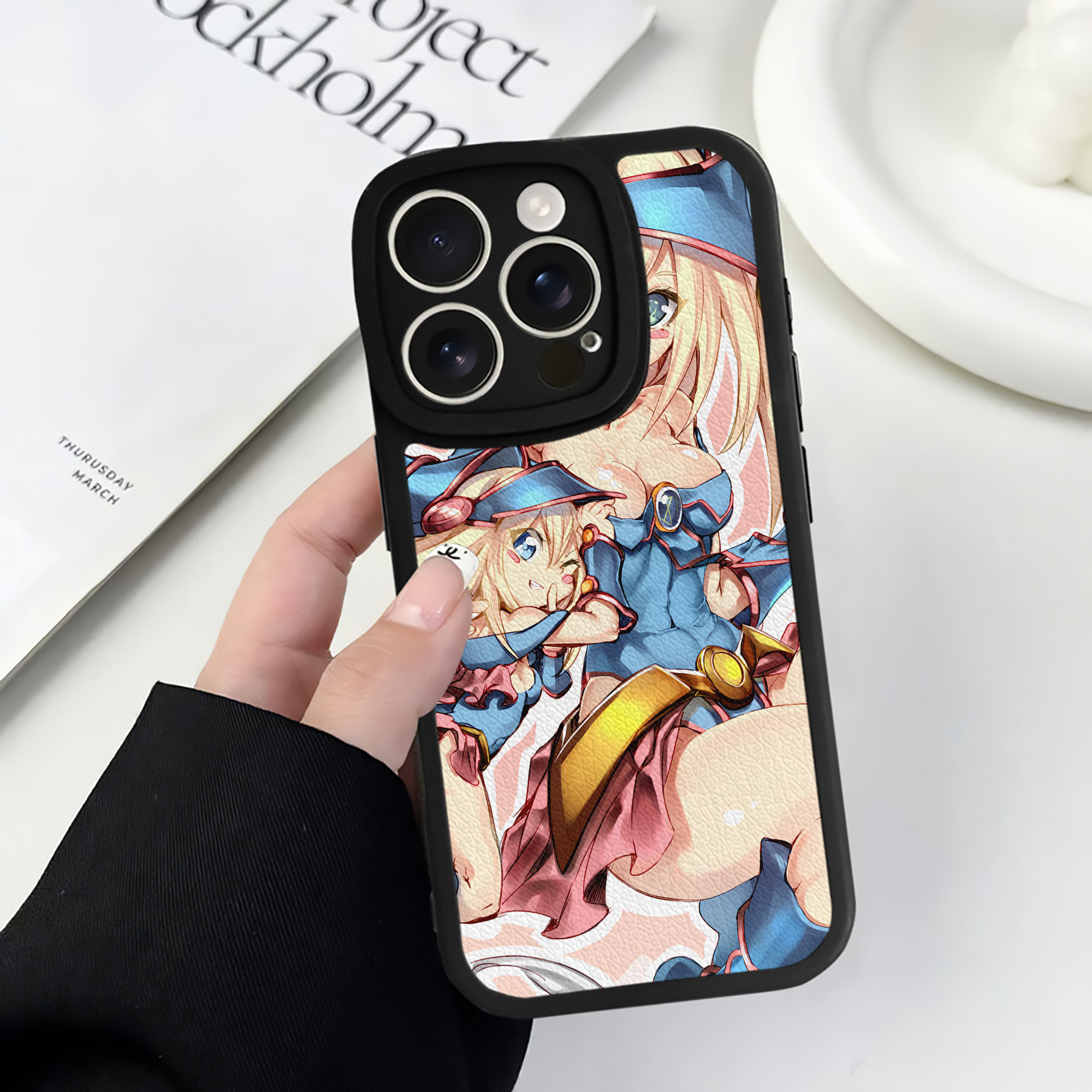 （画像用） 遊☆戯☆王 Yu-Gi-Oh! 【iPhone 16シリーズ対応】シリコンスマホケース（レザー調） 材質：シリコン